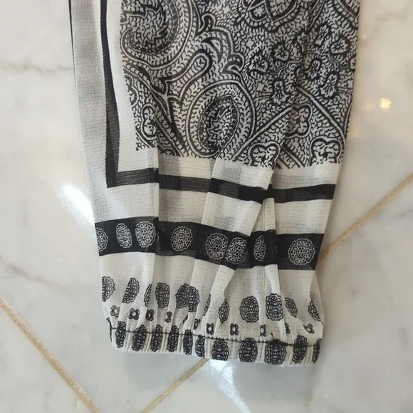 INC Size M Black and White print blouse with shoulder cutout. - Picture 4 of 10